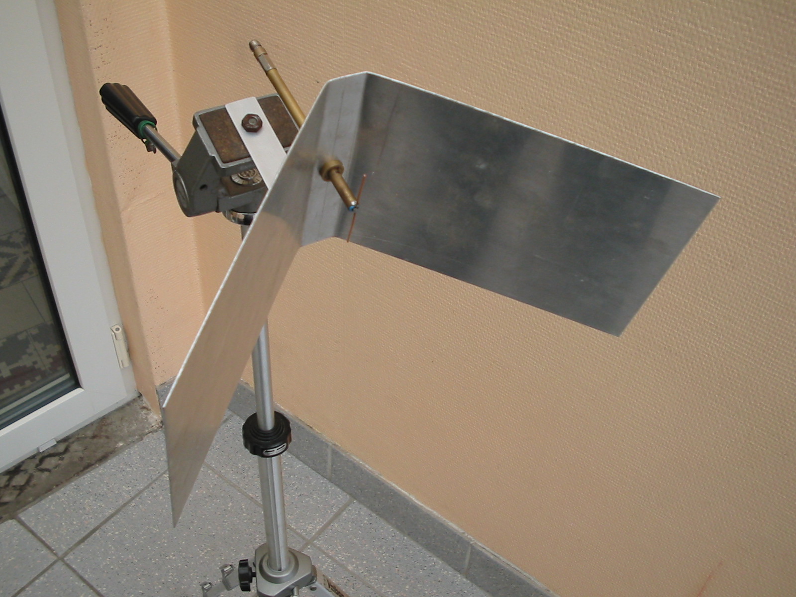 DIPOLO CON REFLECTOR 12 DBi.jpg, 435 KB